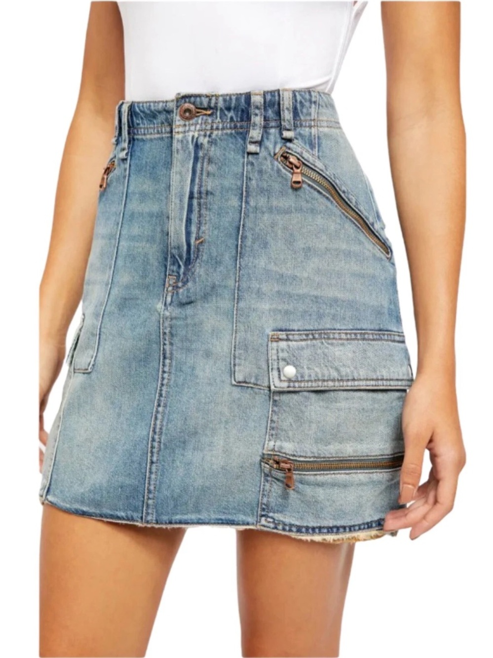 We The Free People Women's Icon Wash Blue Denim Jean Mini Cargo Skirt Size 29 - Picture 15 of 15